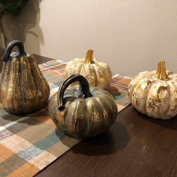 Pumpkins and Pillows, oh my! 🍁🍂 Fall decor - Picture 2 of 10